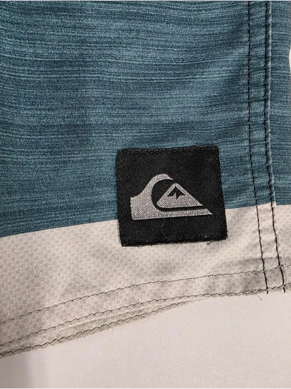 Quiksilver Boy's Board/Swim Shorts Teal, Green & Black, Size 3